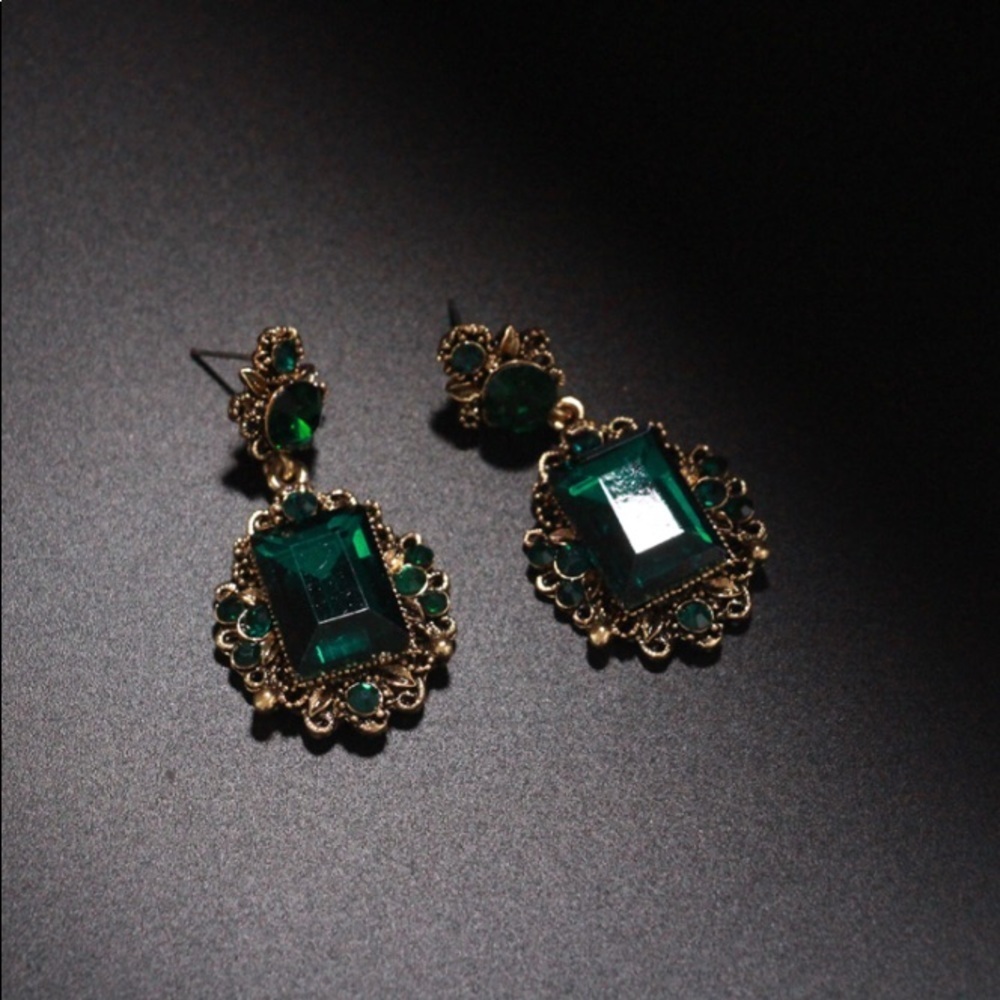 Vintage green / blue gem rhinestone earrings - Picture 4 of 9